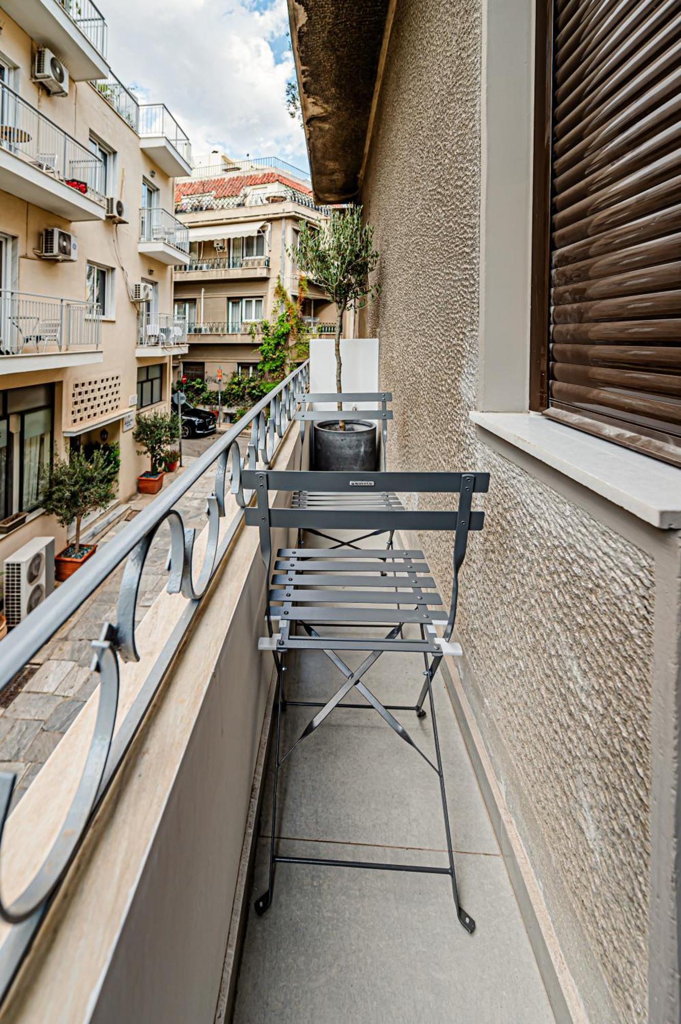 Apartamento Ιkia Plaka - Timeless Elegance In Atenas Exterior foto